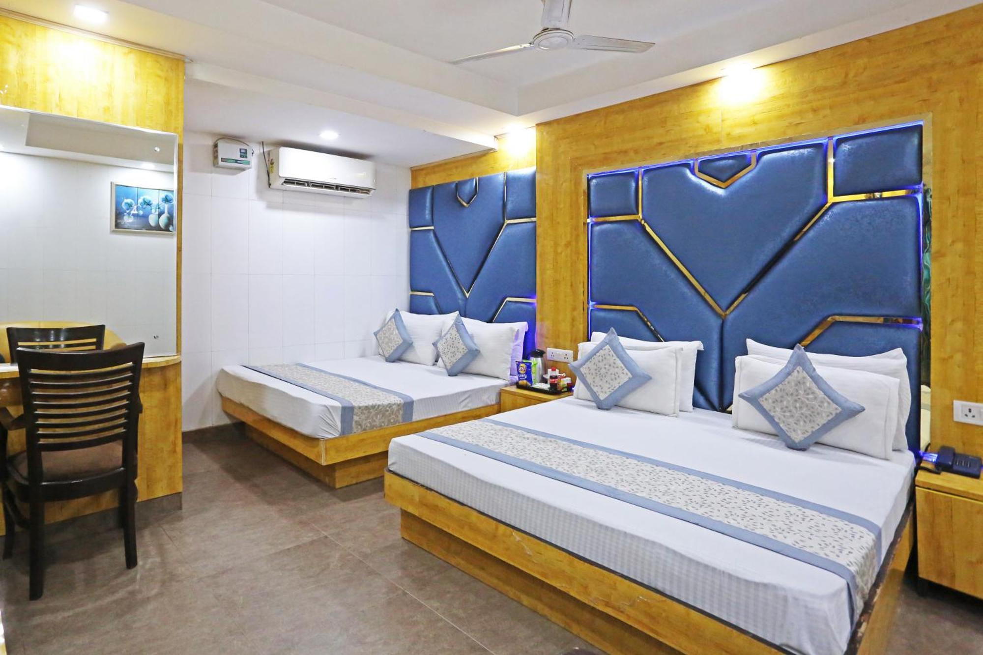 Hotel Preet Palace -5 Mints Walk From Nizamuddin Railway Station Új-Delhi Kültér fotó